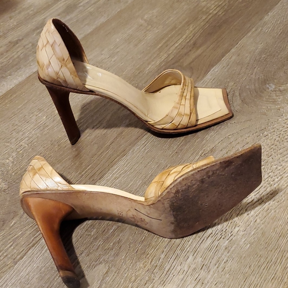 Basket Weave imprinted Square Toe Heels - Picture 2 of 3